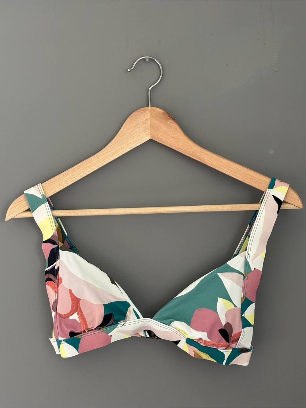 Calla  Banded Top | O'Neill Teal, Pink & Cream Floral Bikini Top. | size Small